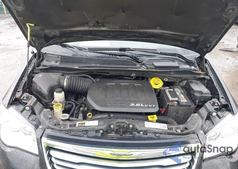 2016 Chrysler Town & Country Touring from USA, damaged, VIN 2C4RC1BG7GR253430